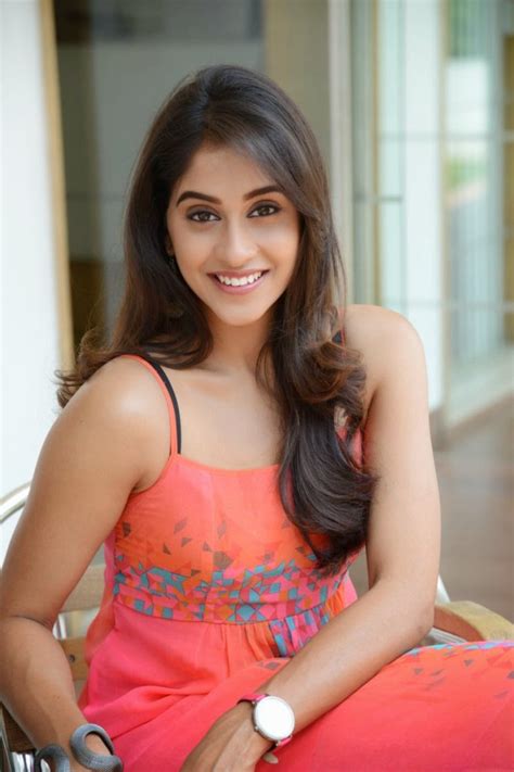 regina cassandra height